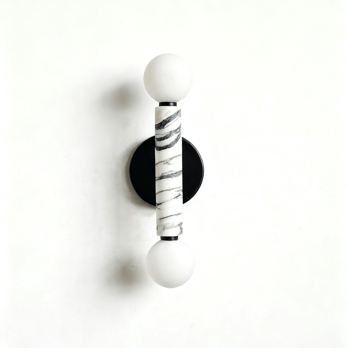 Oreleaine Orb wandlamp
