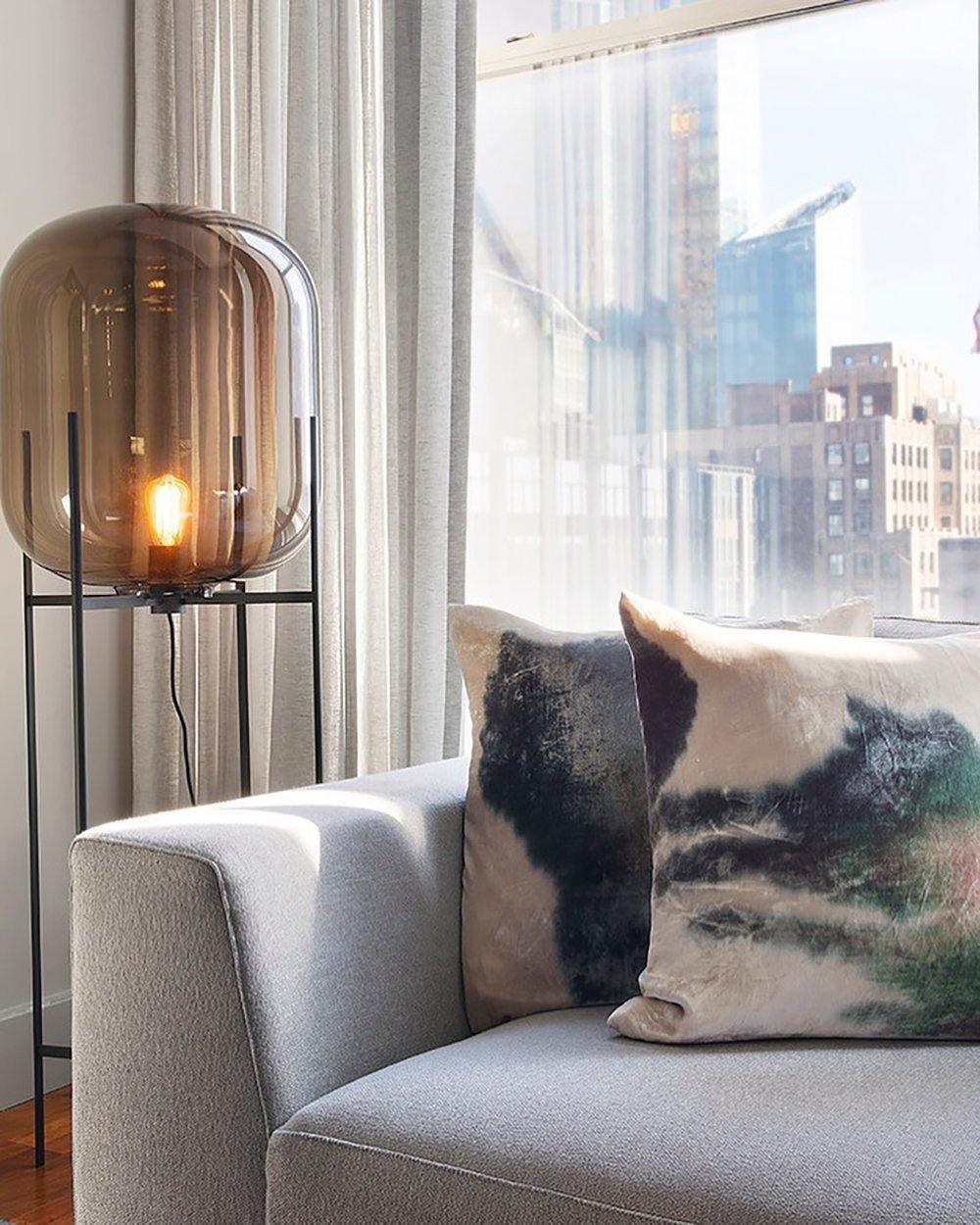 Liorivelia industriële vloerlamp van glas