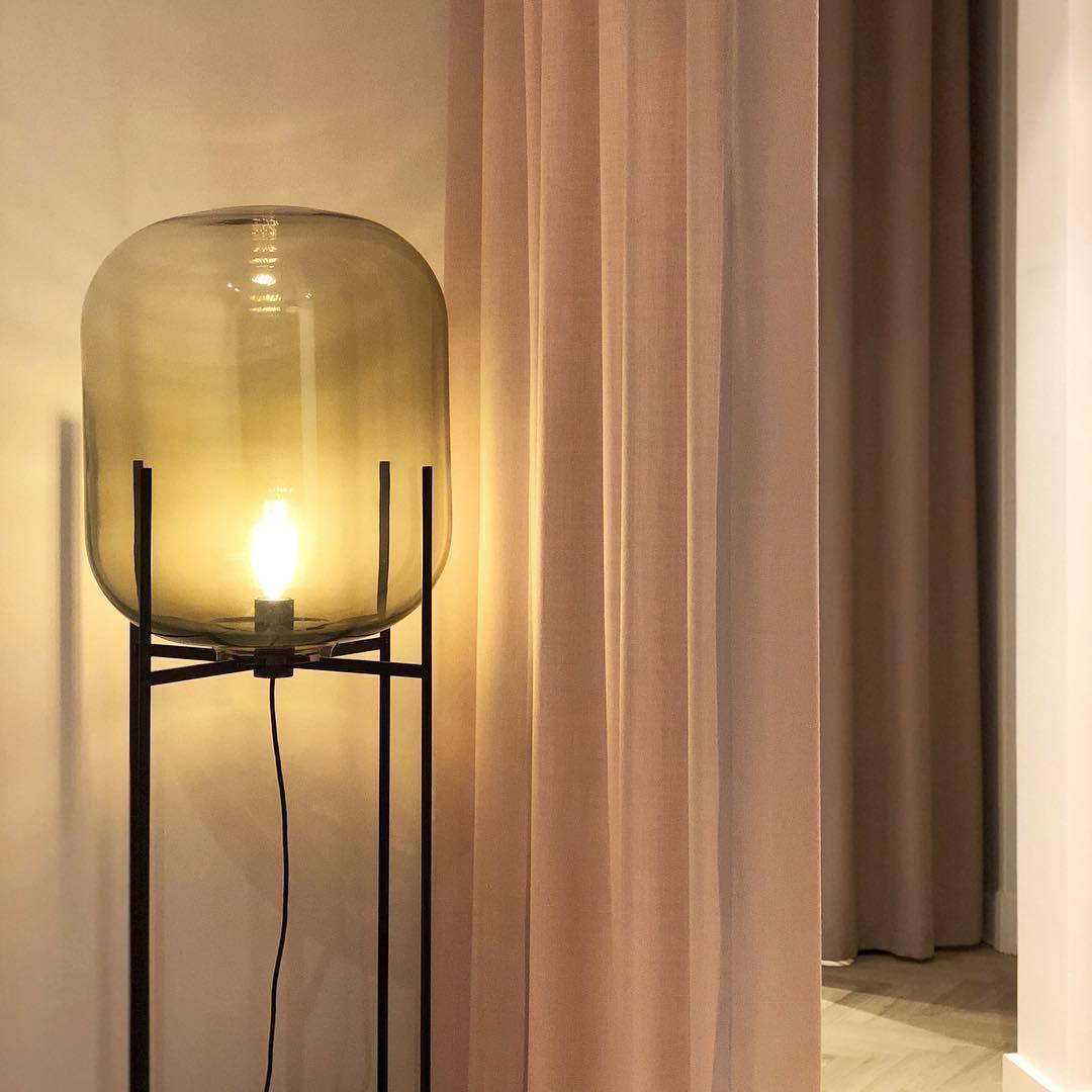 Liorivelia industriële vloerlamp van glas