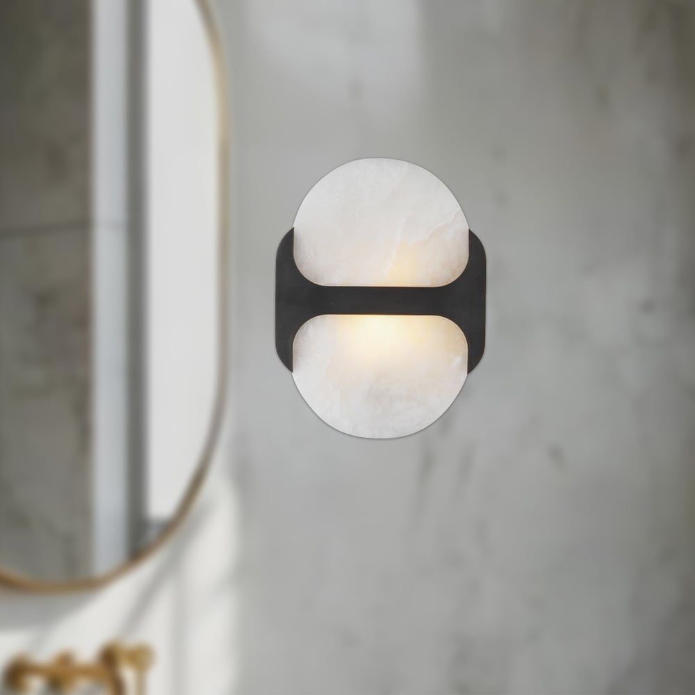 Ulthaora dubbele bollen wandlamp in albast