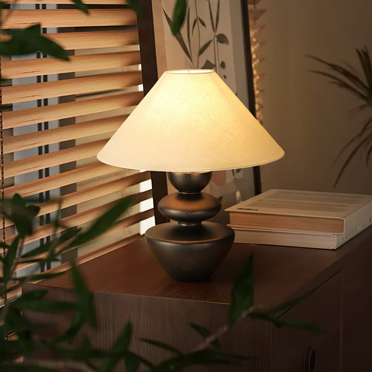 Joanne Vintage tafellamp van donker walnoot hout
