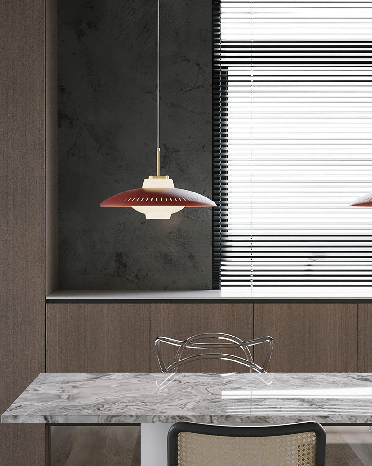 Evelo hanglamp van glas met opalglas en brede kap in klassieke stijl