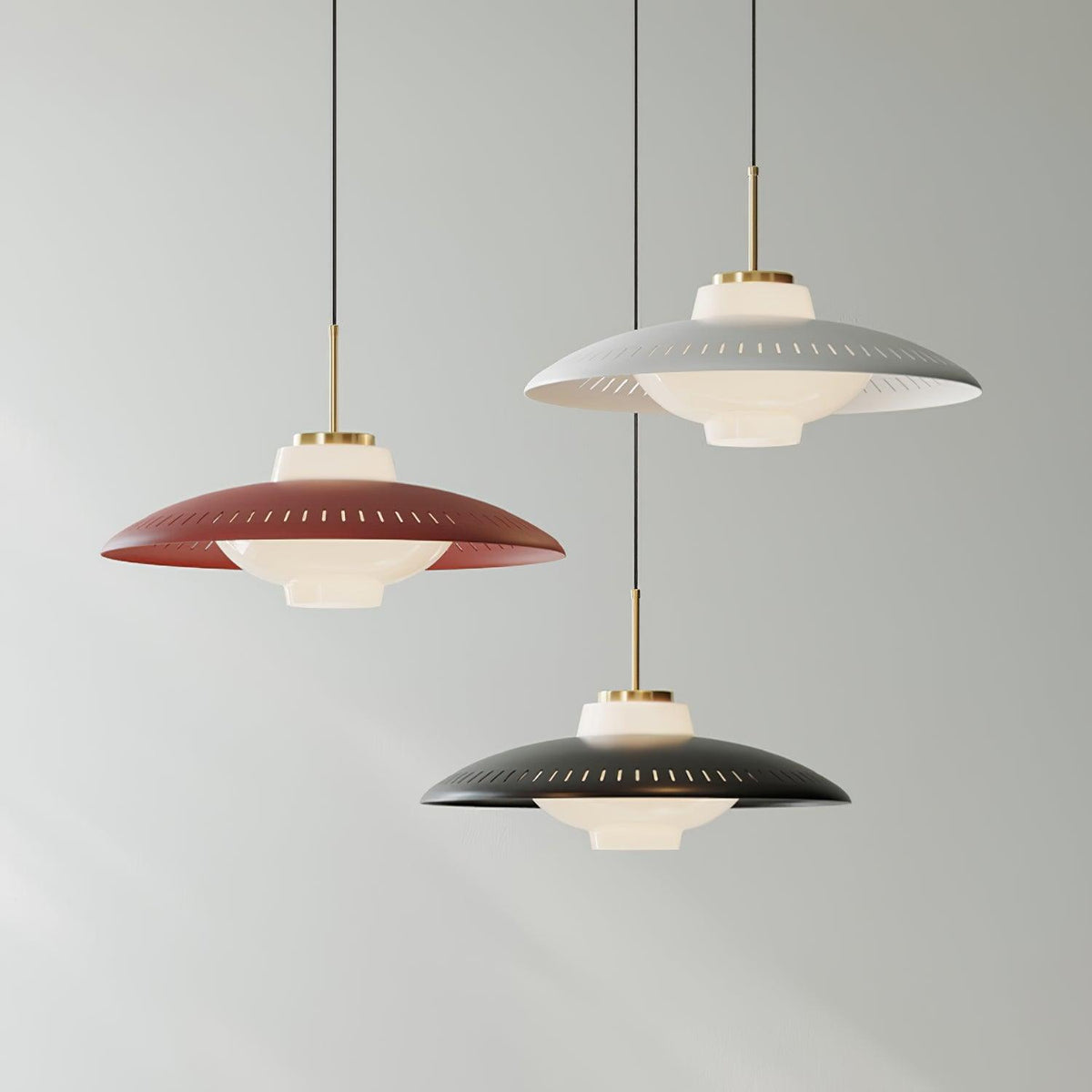 Evelo hanglamp van glas met opalglas en brede kap in klassieke stijl