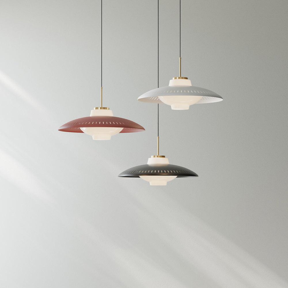 Evelo hanglamp van glas met opalglas en brede kap in klassieke stijl