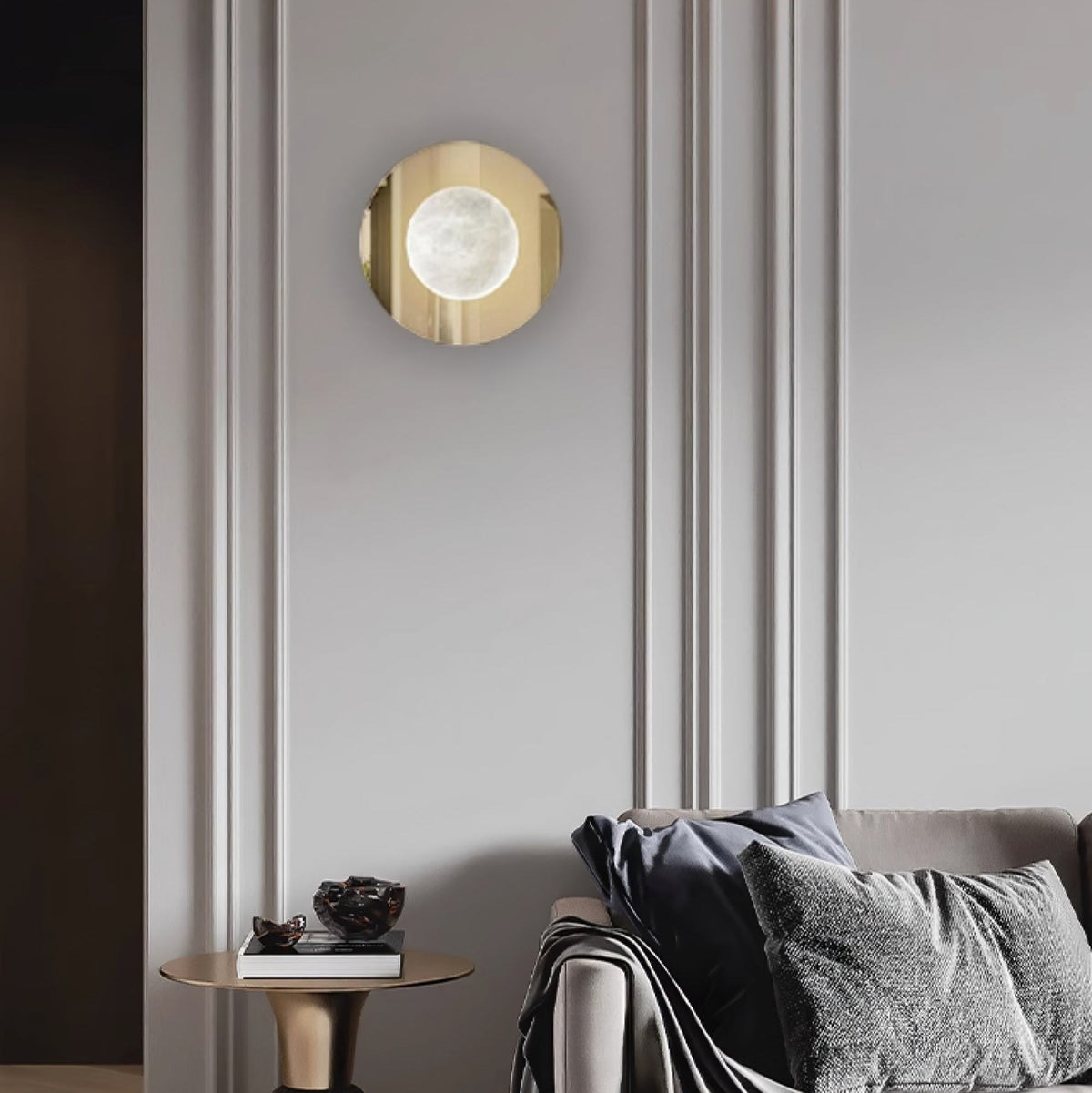 Nivereria Moderne wandlamp van albast met goudkleurige afwerking