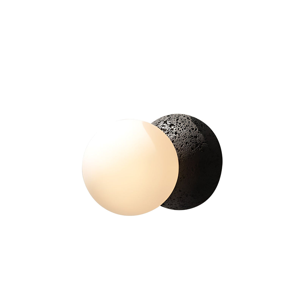 Eirinise wandlamp van beton en melkglas