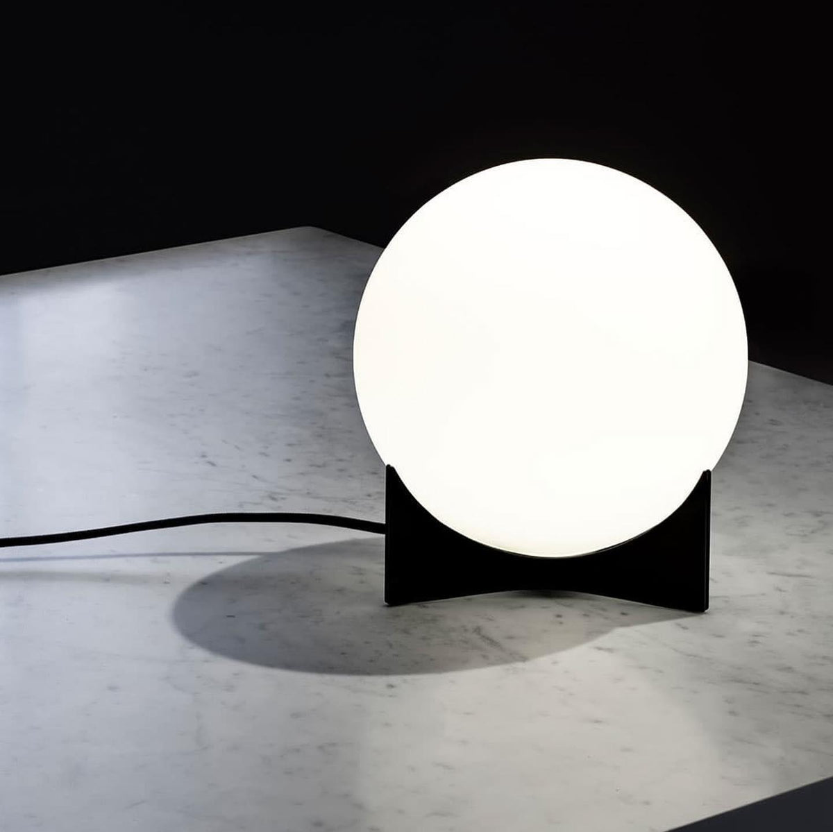 Avo moderne tafellamp in goud