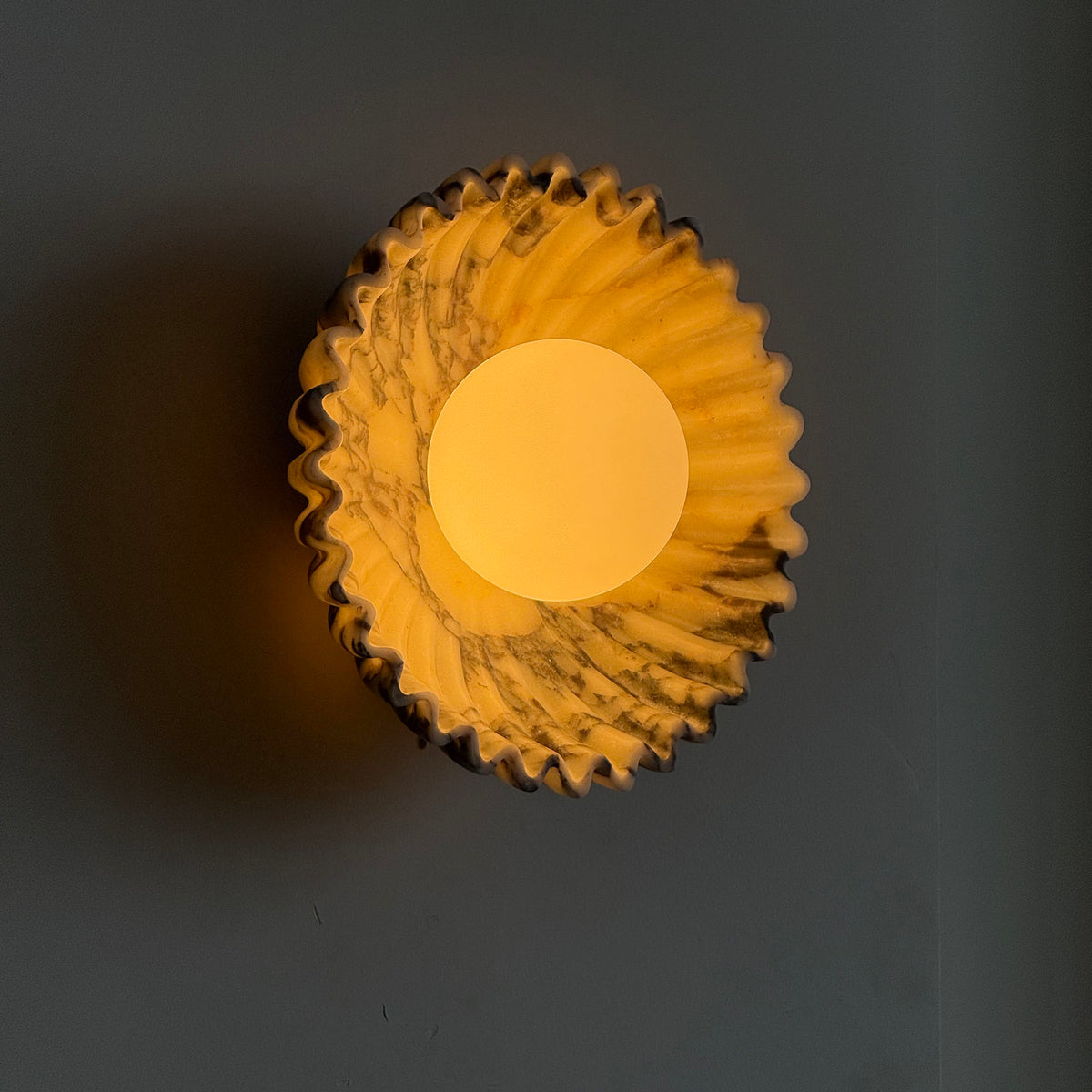 Soraaria wandlamp met afwerking