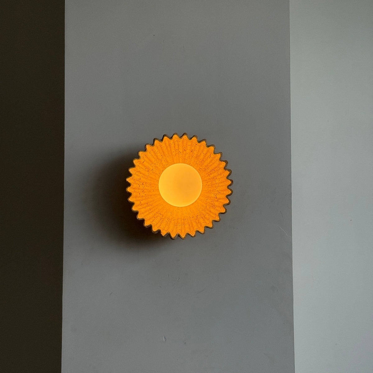 Soraaria wandlamp met afwerking