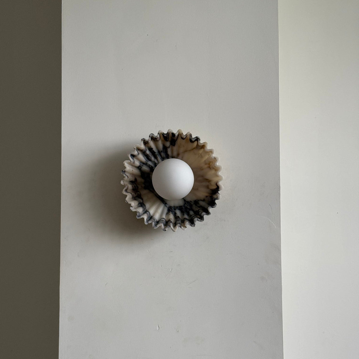 Soraaria wandlamp met afwerking