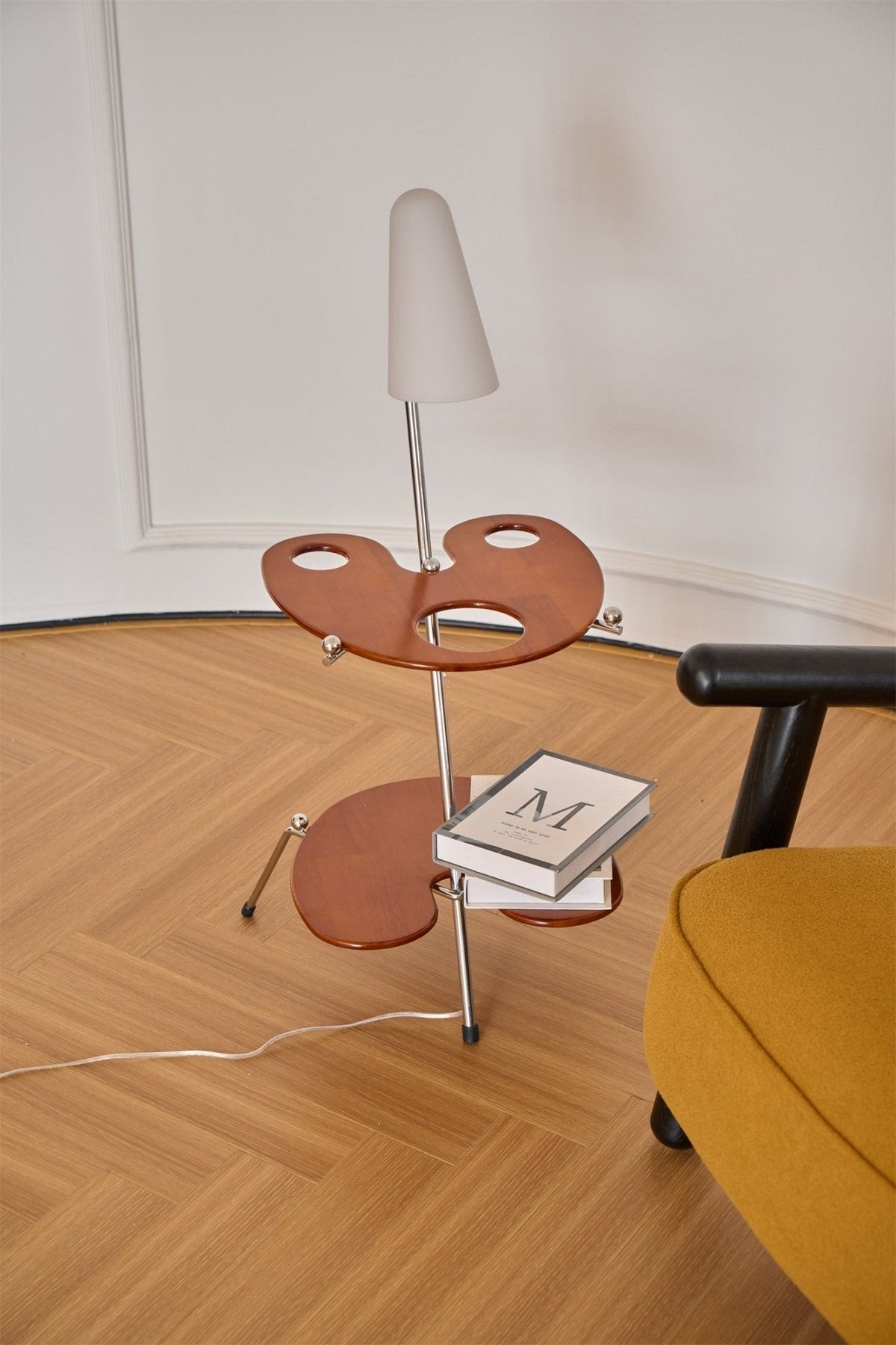 Vaughn Moderne vloerlamp van walnoothout en chrome