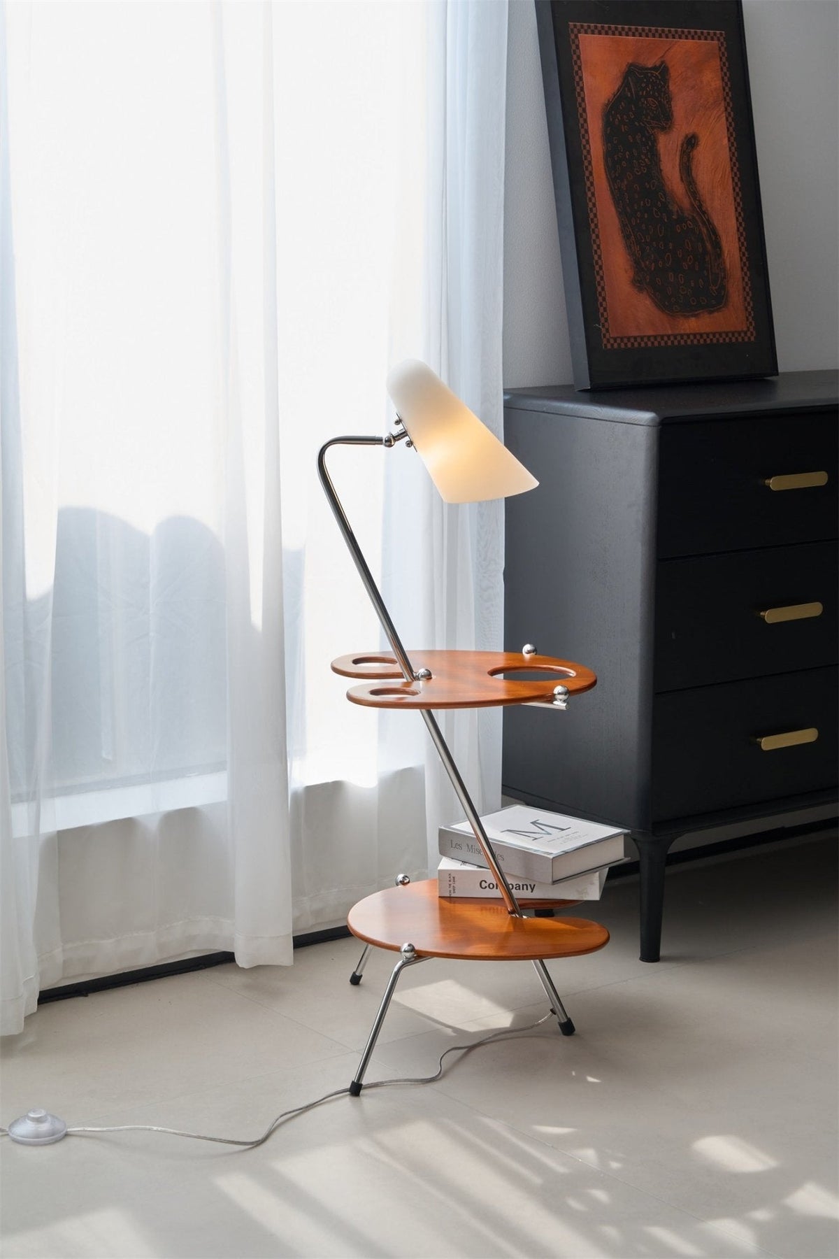 Vaughn Moderne vloerlamp van walnoothout en chrome
