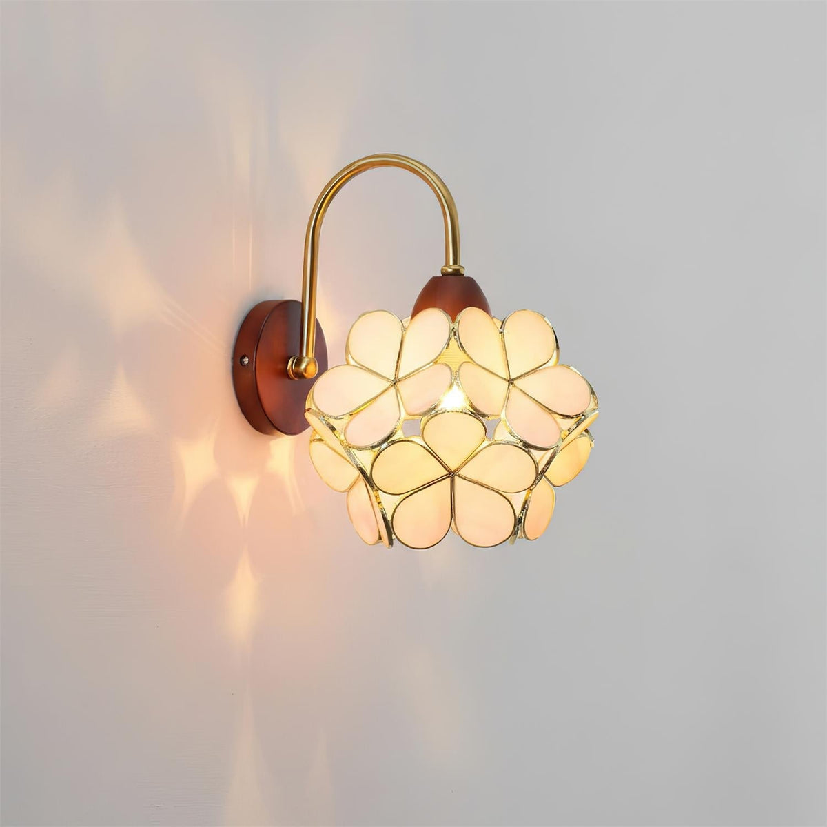 Petals-hout wandlamp