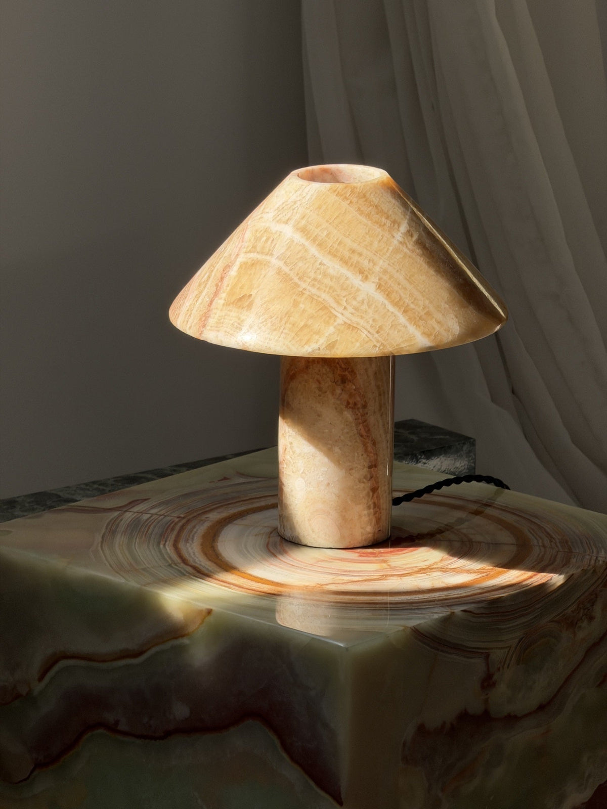Pillar Stone tafellamp