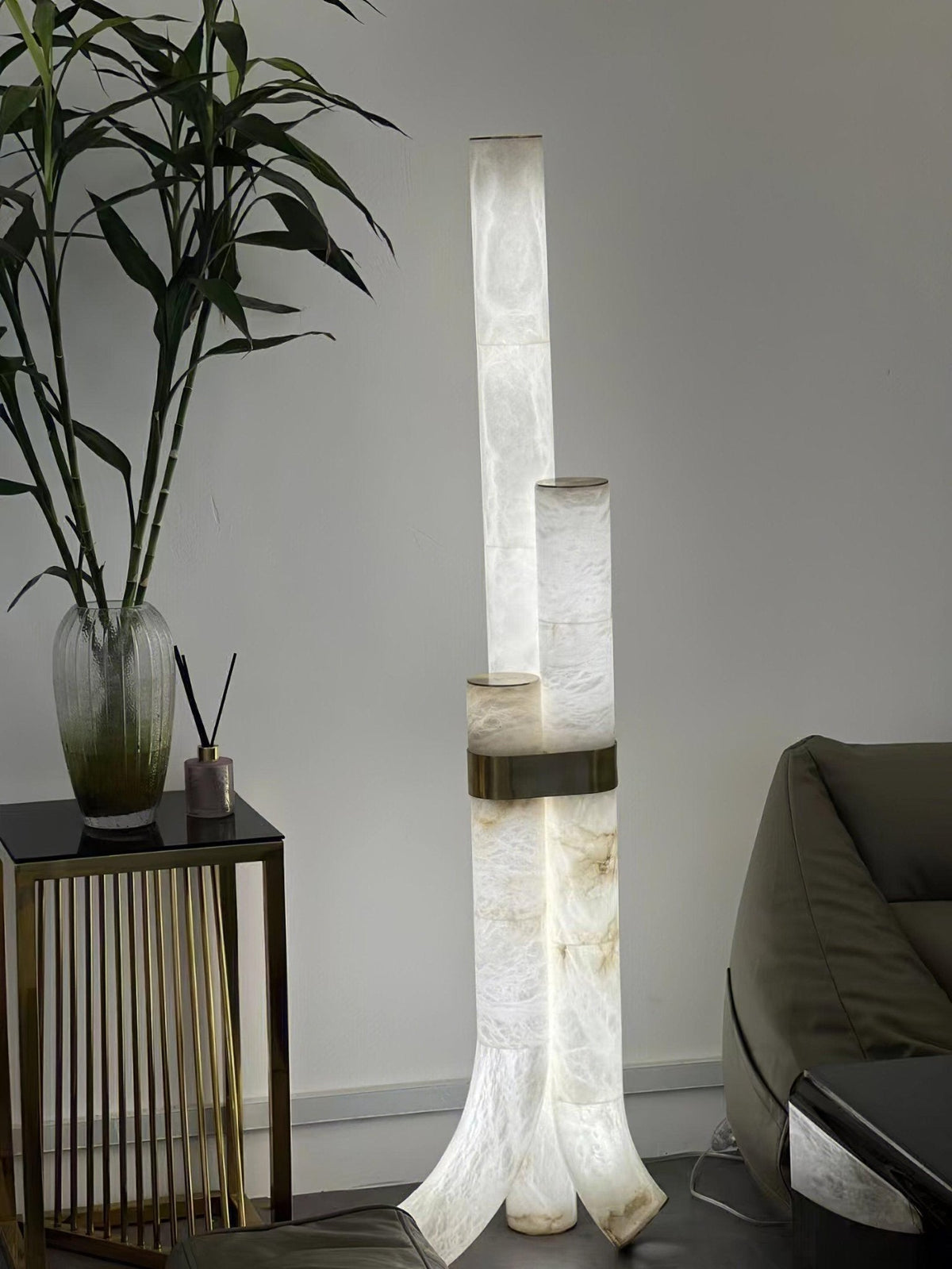 Nivoena vloerlamp van albast