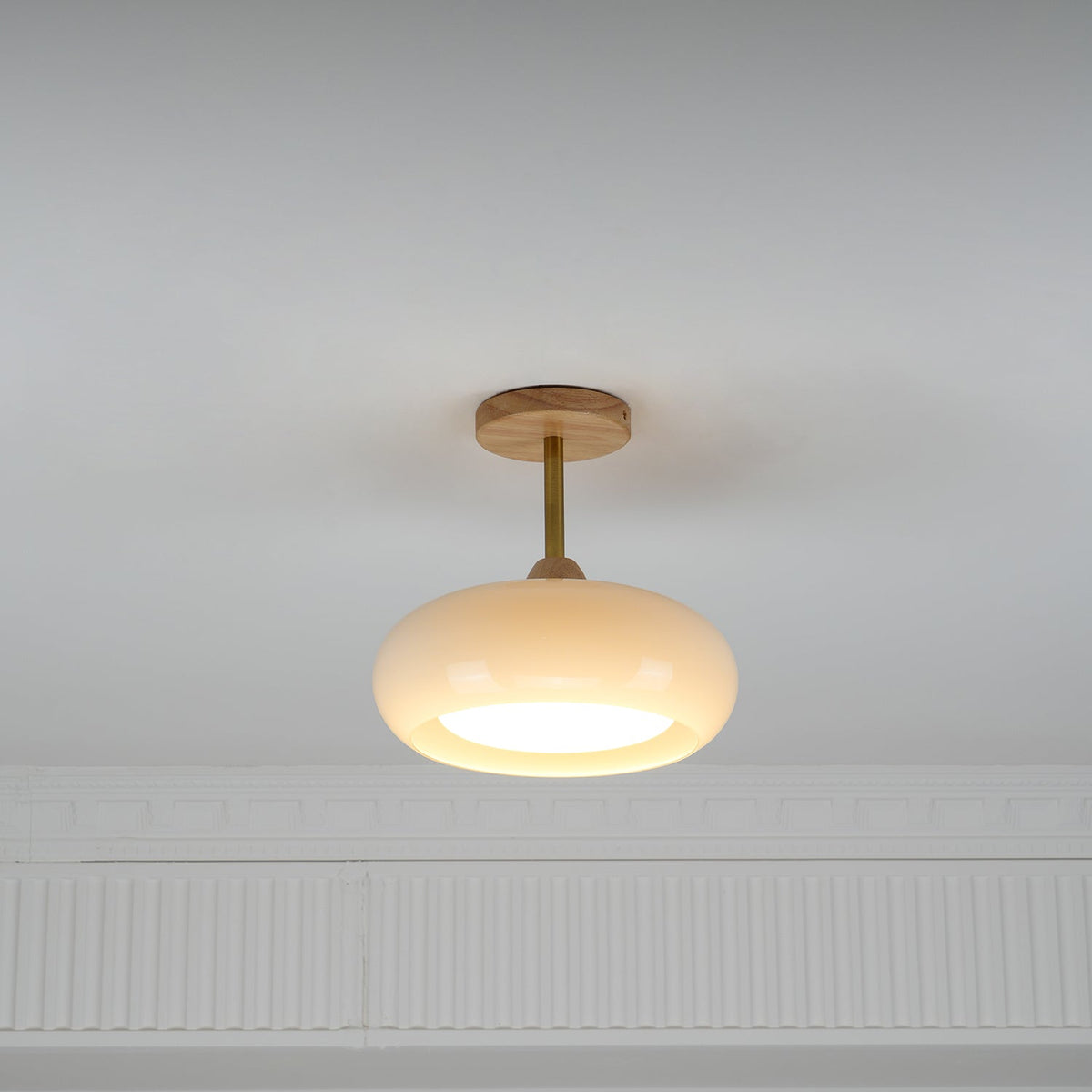 Aldaline plafondlamp met glazen kap en houten kleur