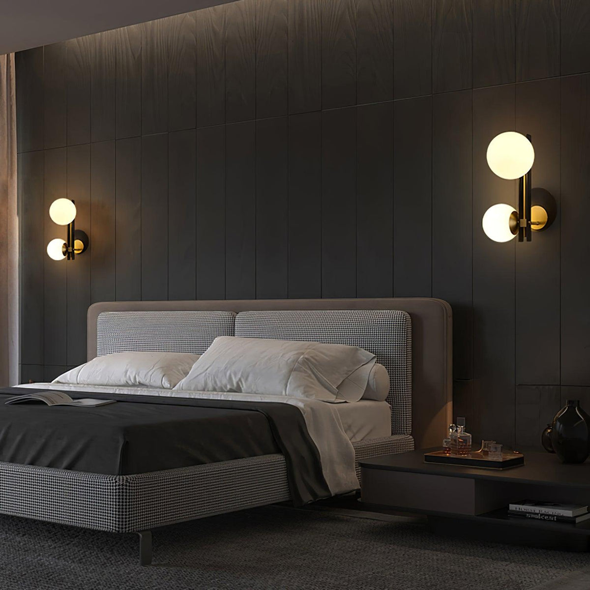 Eiranaria wandlamp met planetaire glazen kap
