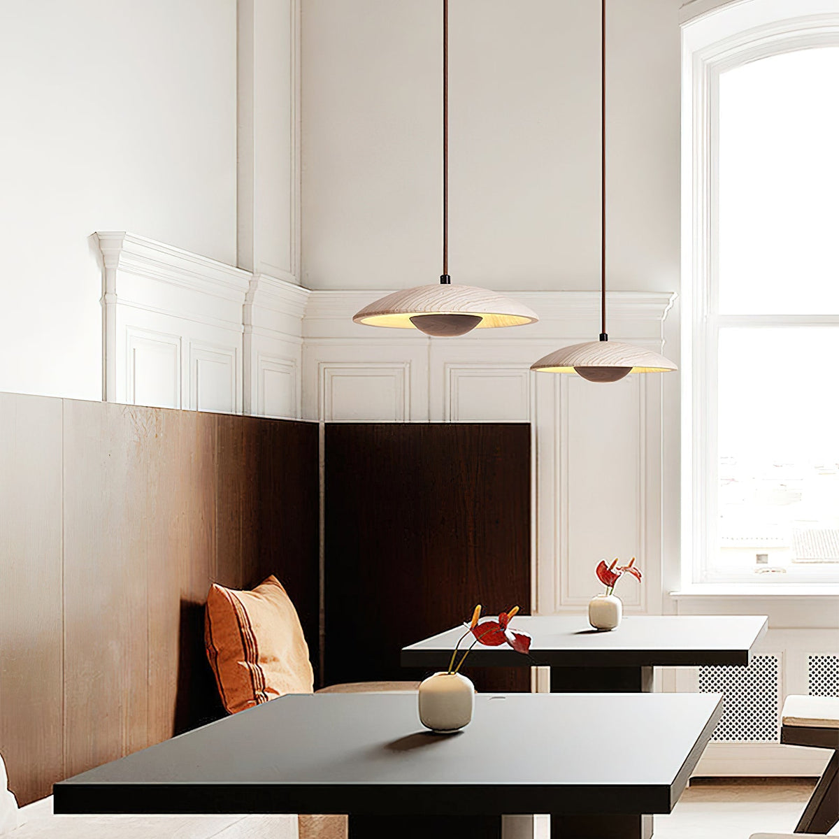 Bax hanglamp met brede rand in geel travertin