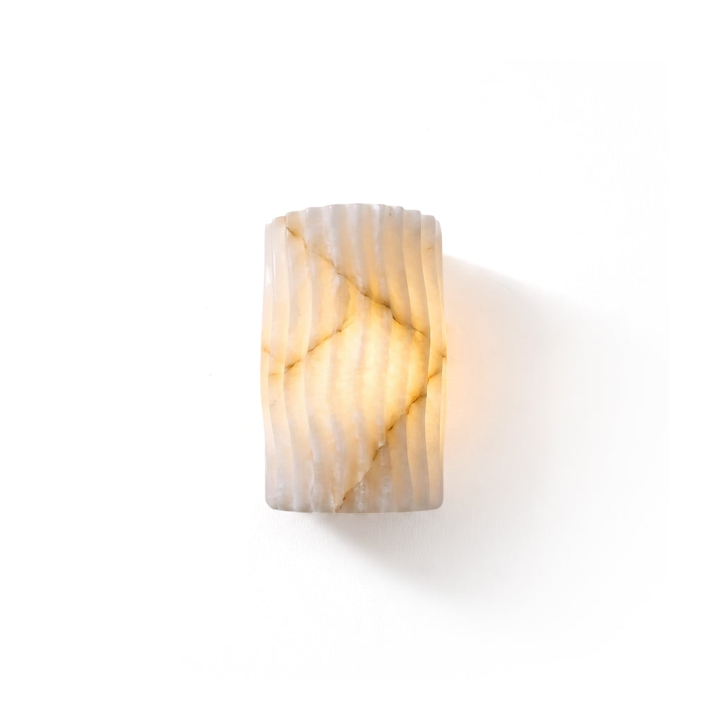 Fluted wandlamp van albast
