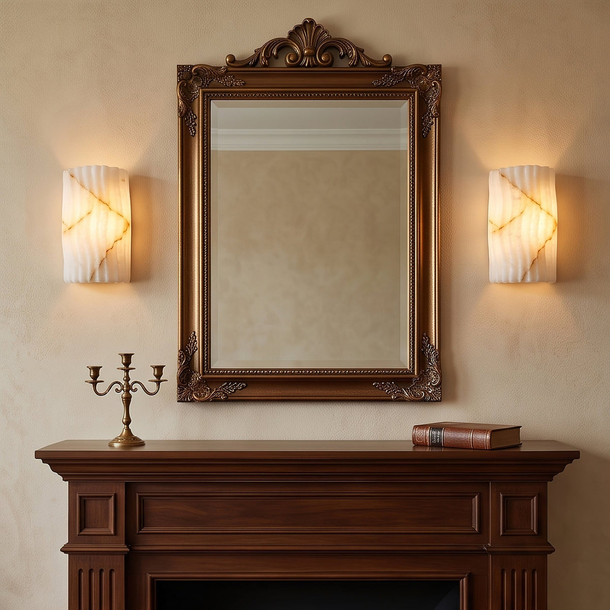 Fluted wandlamp van albast