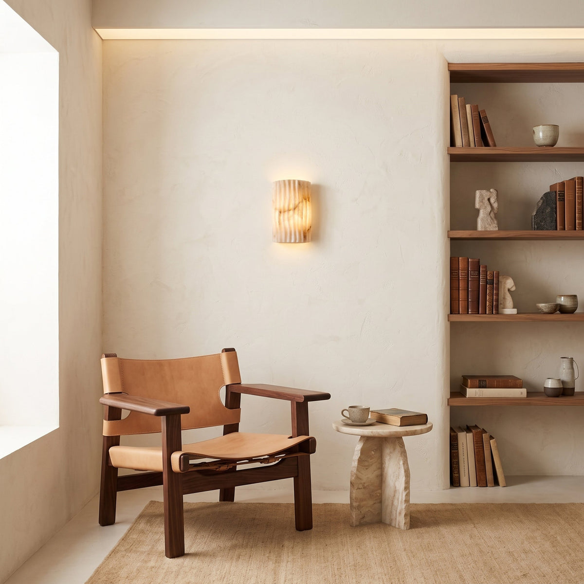 Fluted wandlamp van albast