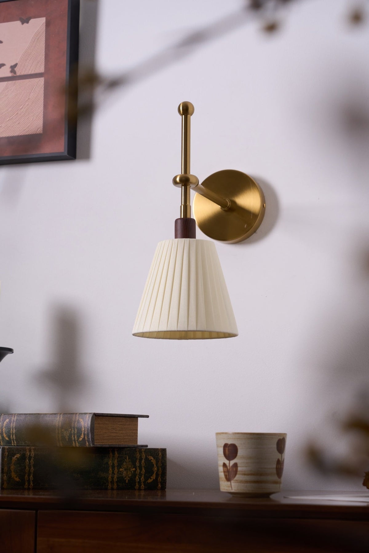 Gairm wandlamp met geplooide stofkap in messing