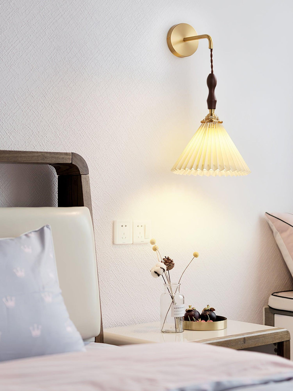 Mordan Premium wandlamp Elegante geplooide walnoot houten wandlamp