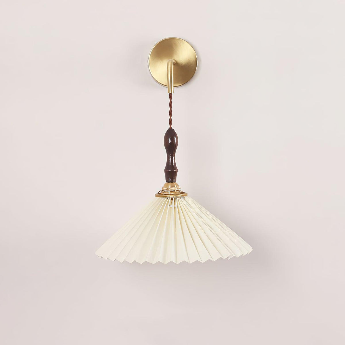 Mordan Premium wandlamp Elegante geplooide walnoot houten wandlamp