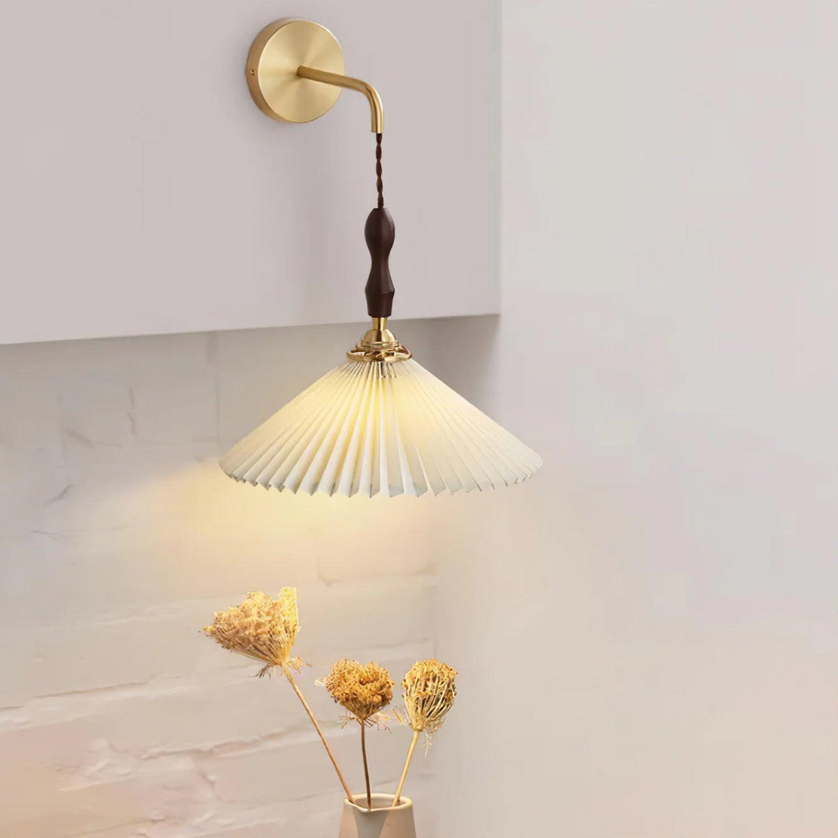 Mordan Premium wandlamp Elegante geplooide walnoot houten wandlamp