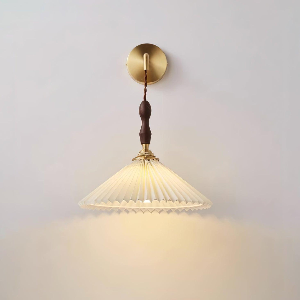 Mordan Premium wandlamp Elegante geplooide walnoot houten wandlamp