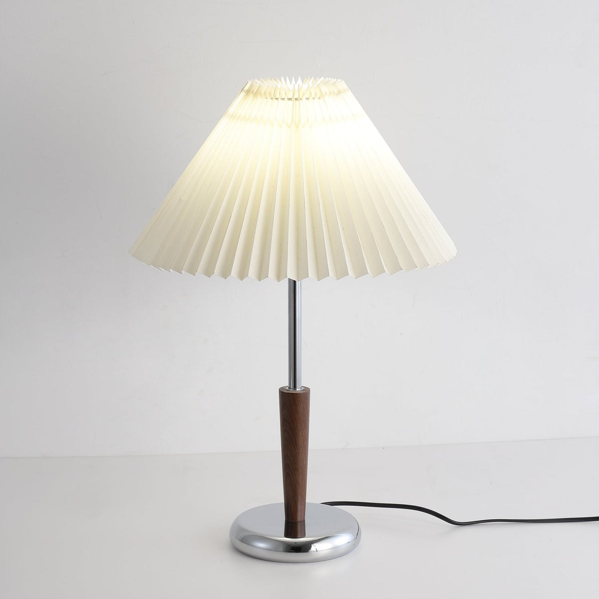 Aiden moderne tafellamp van hout