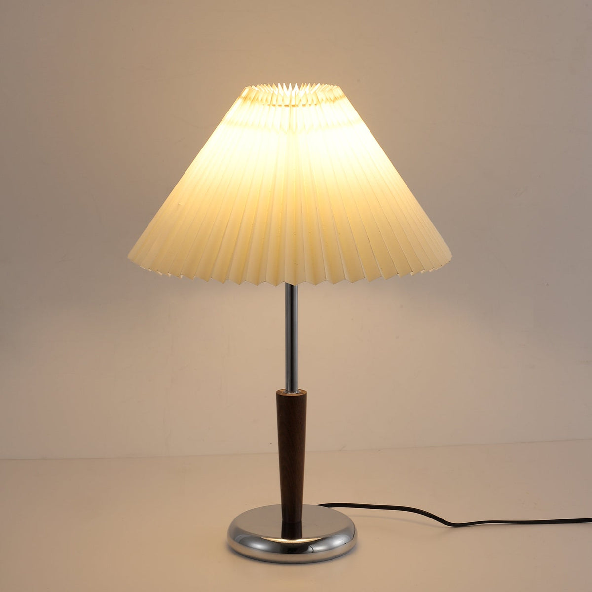 Aiden moderne tafellamp van hout