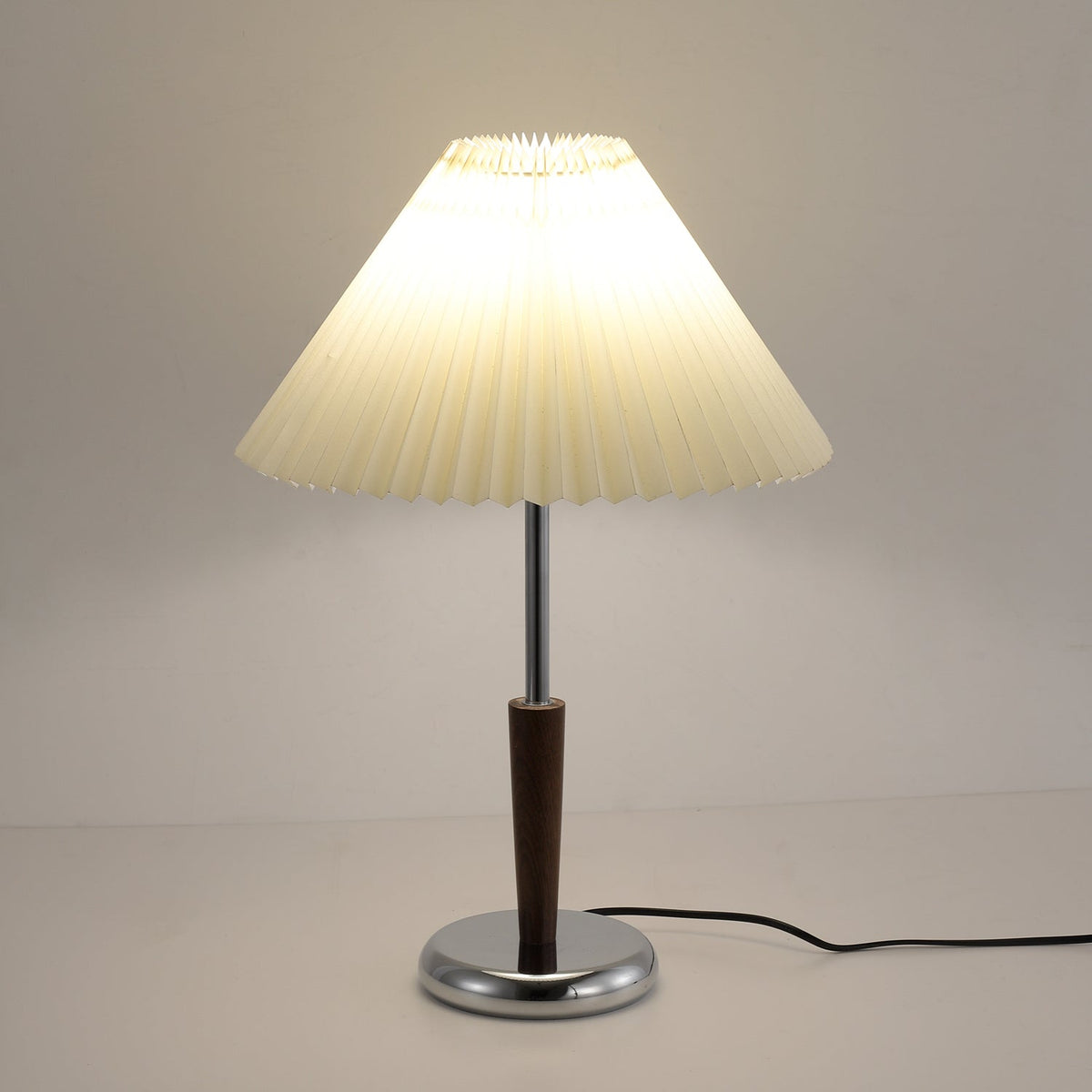 Aiden moderne tafellamp van hout