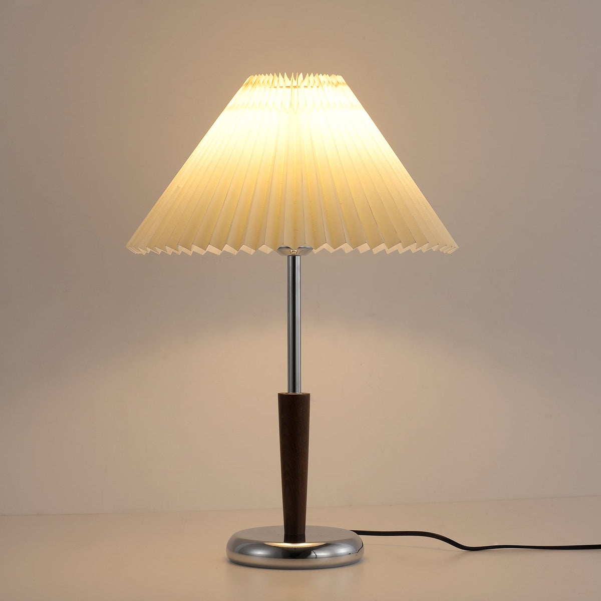 Aiden moderne tafellamp van hout