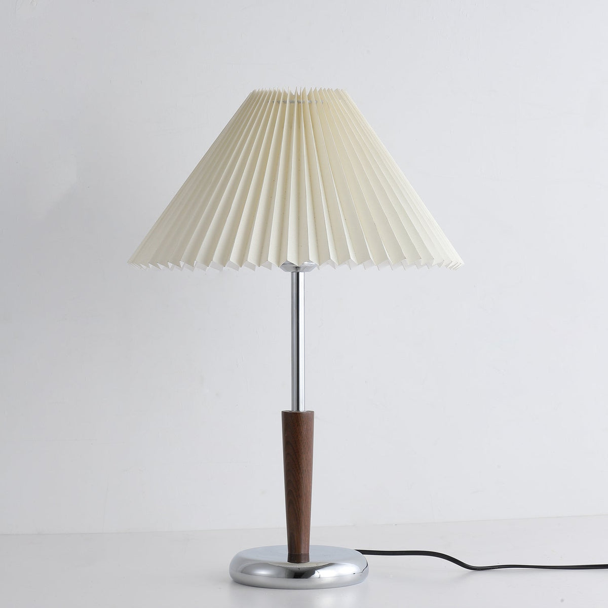 Aiden moderne tafellamp van hout