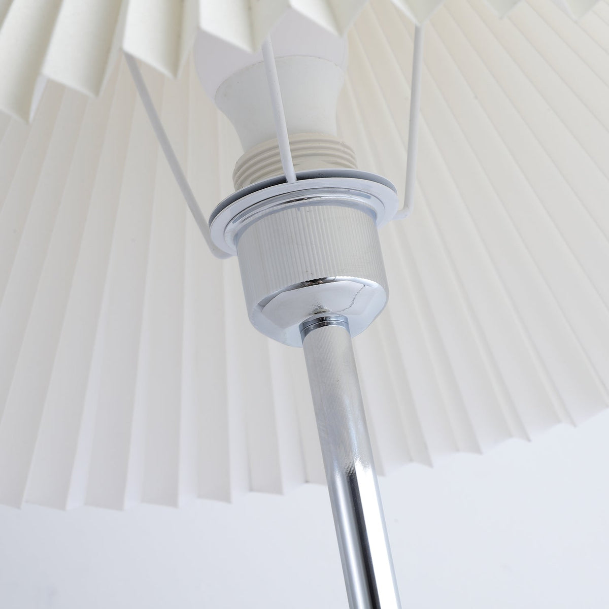 Aiden moderne tafellamp van hout