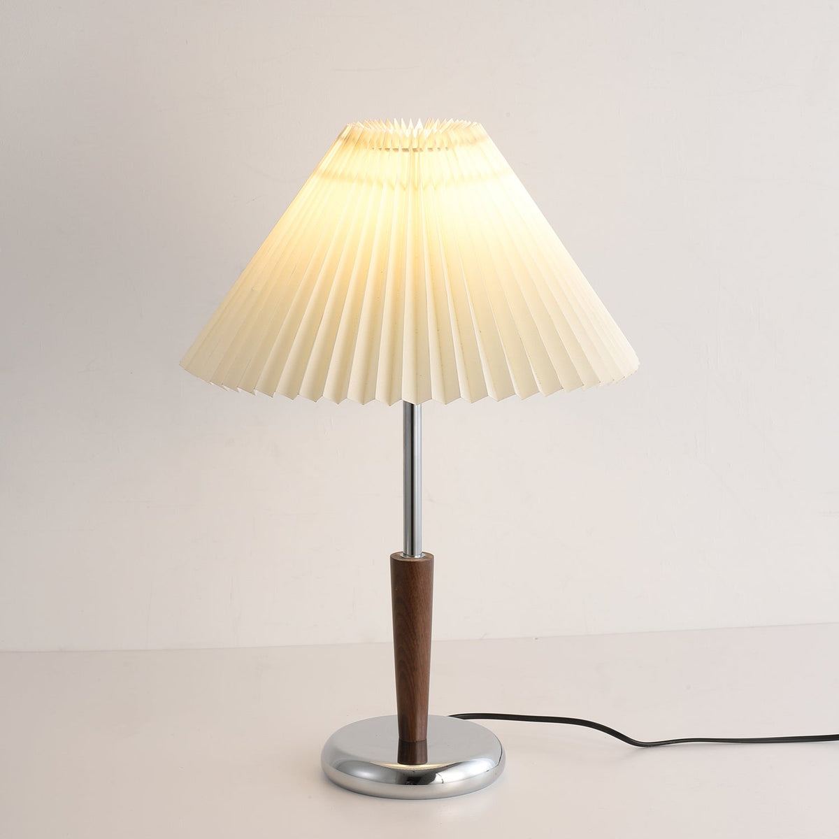 Aiden moderne tafellamp van hout