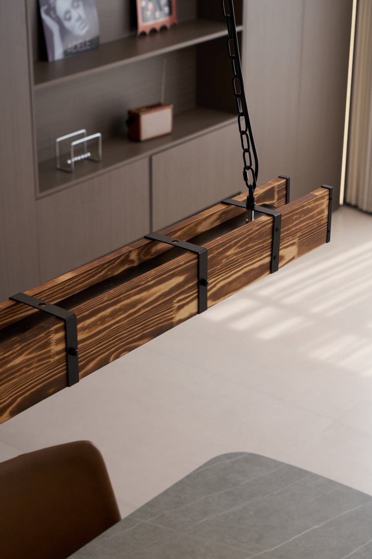 Aldelena kroonluchter Pleva lineair natuurlijk hout