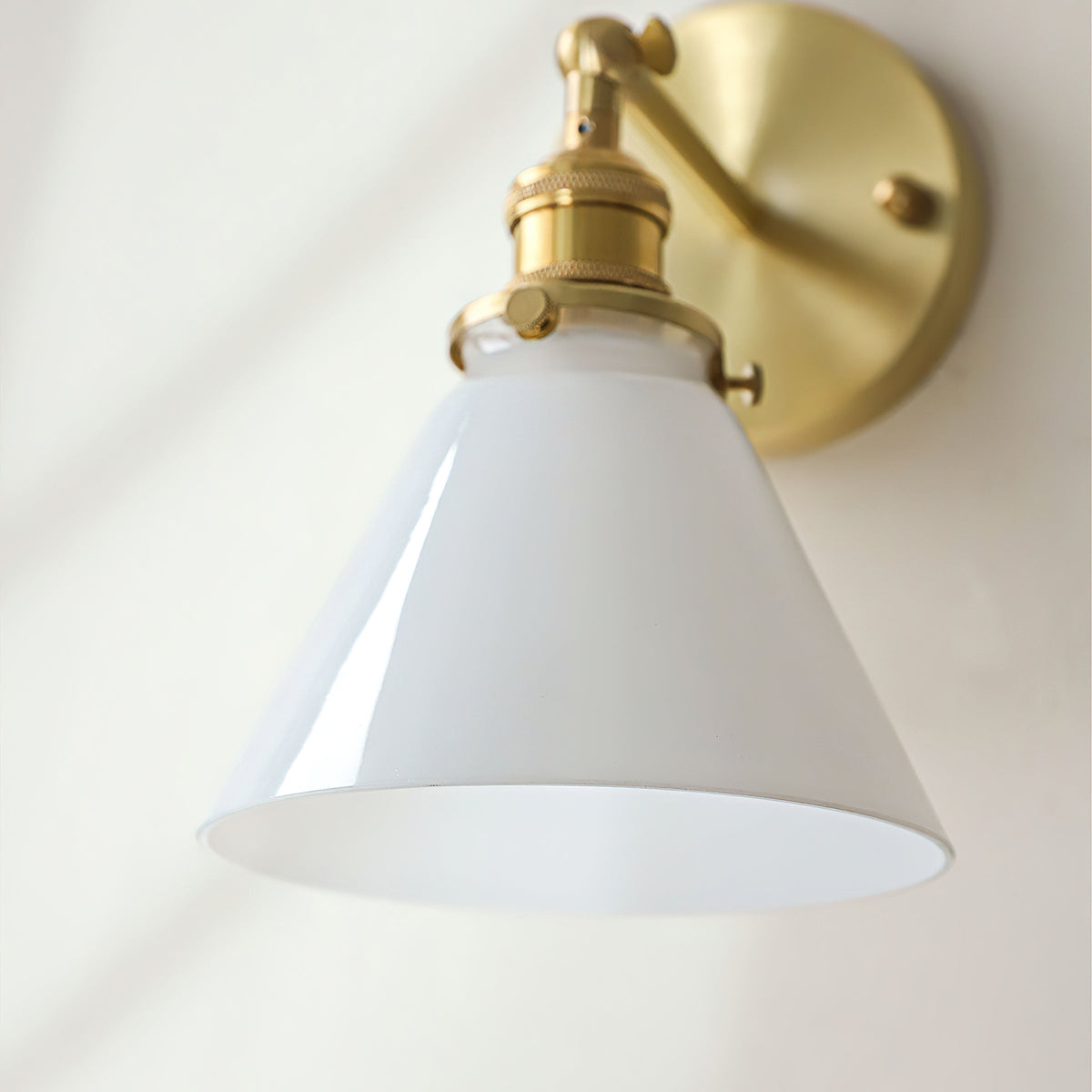 Viraorine wandlamp
