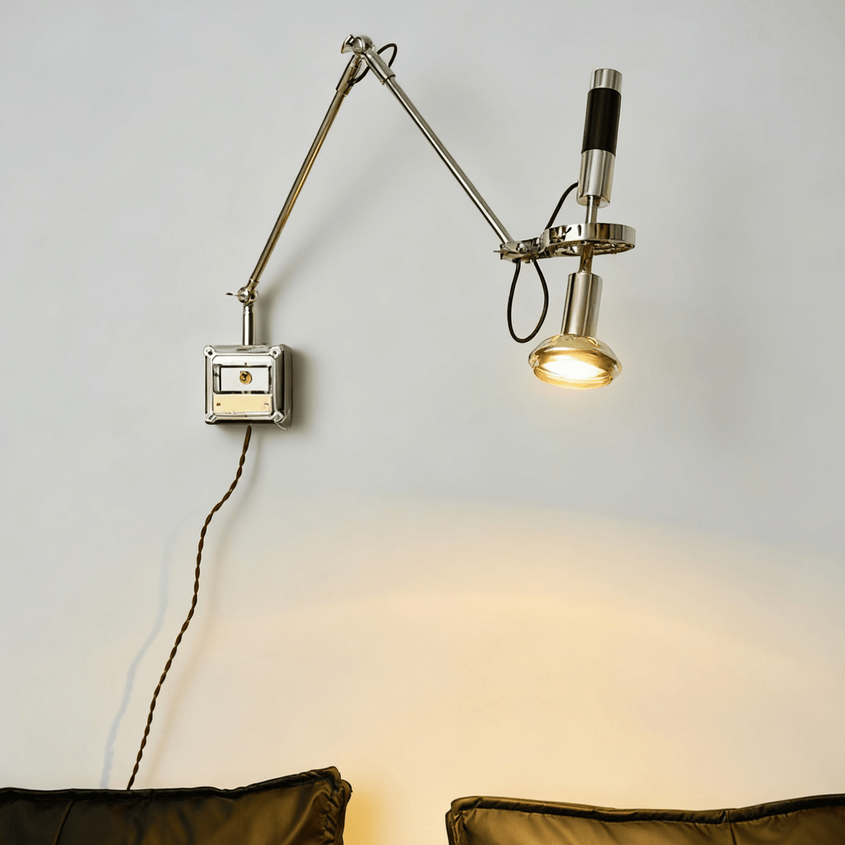 Perv wandlamp met lichtstraal