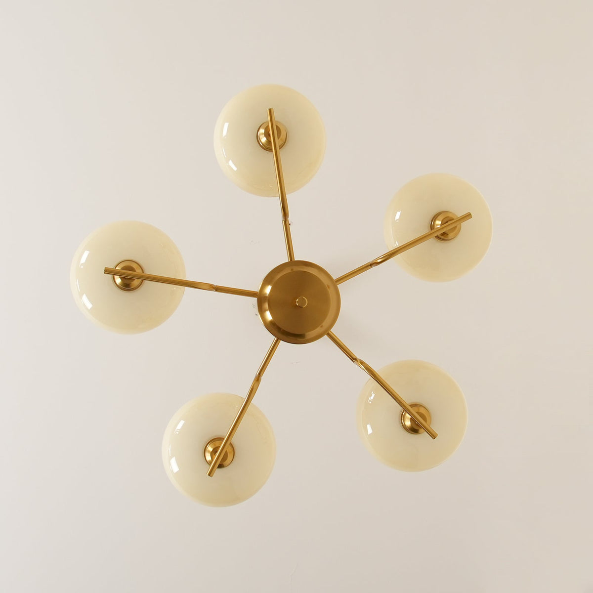 Amino hanglamp glazen bol messing frame