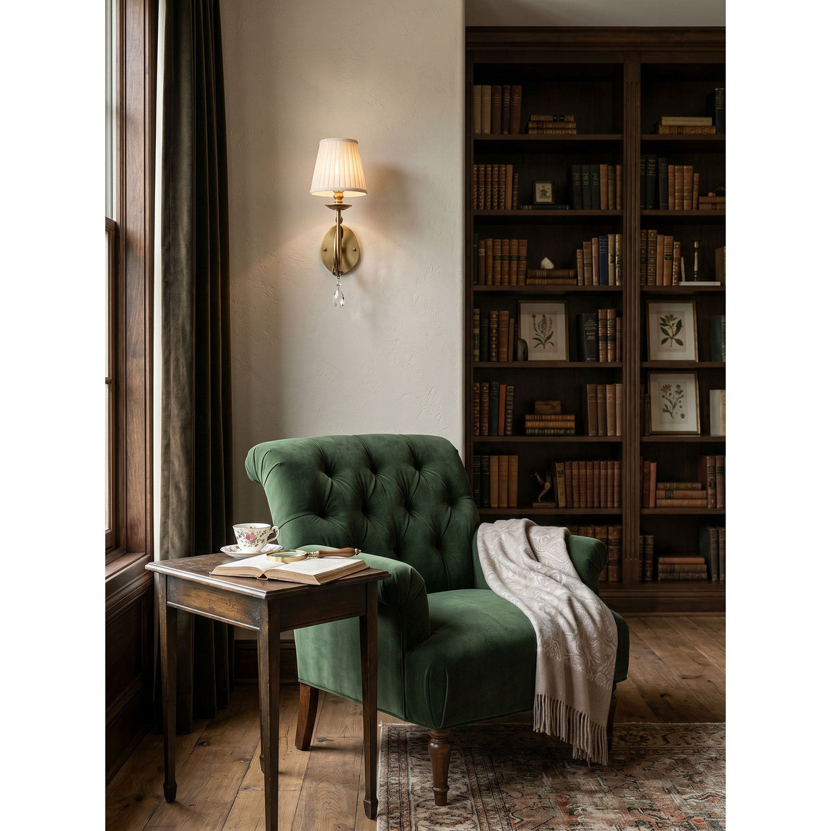 Orvienne wandlamp met stofkap in de vorm van een vogel
