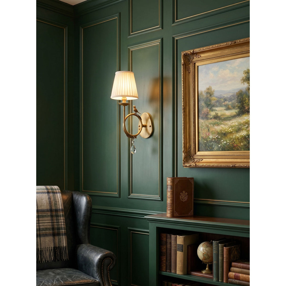 Orvienne wandlamp met stofkap in de vorm van een vogel
