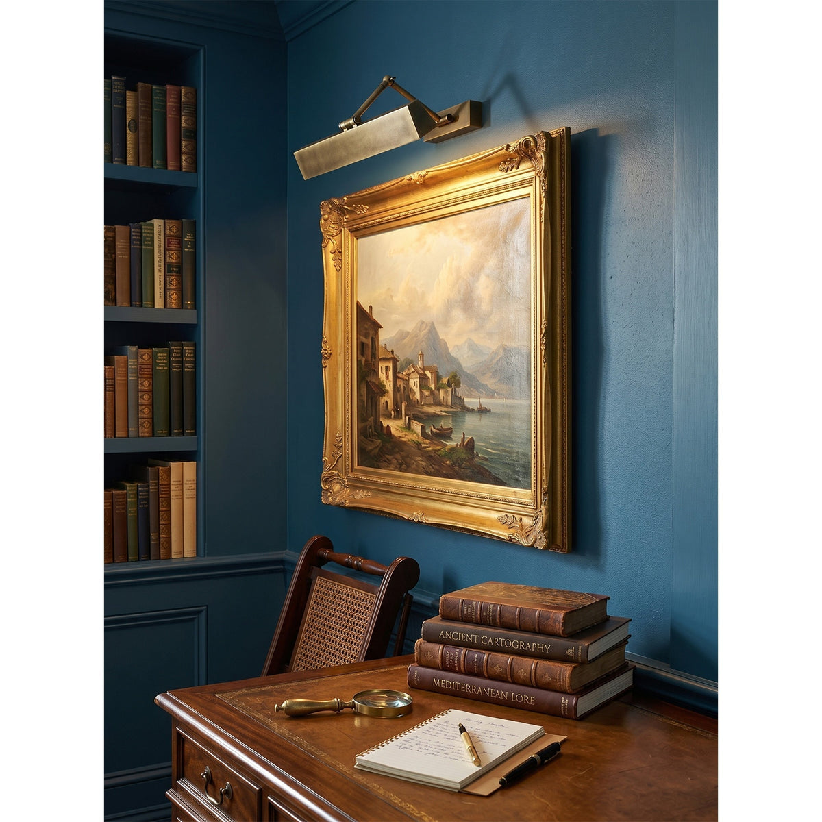 Auraraine wandlamp met rotatie in messing