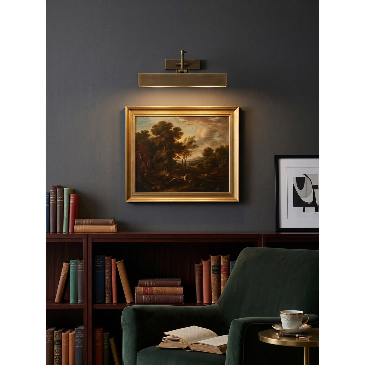 Auraraine wandlamp met rotatie in messing