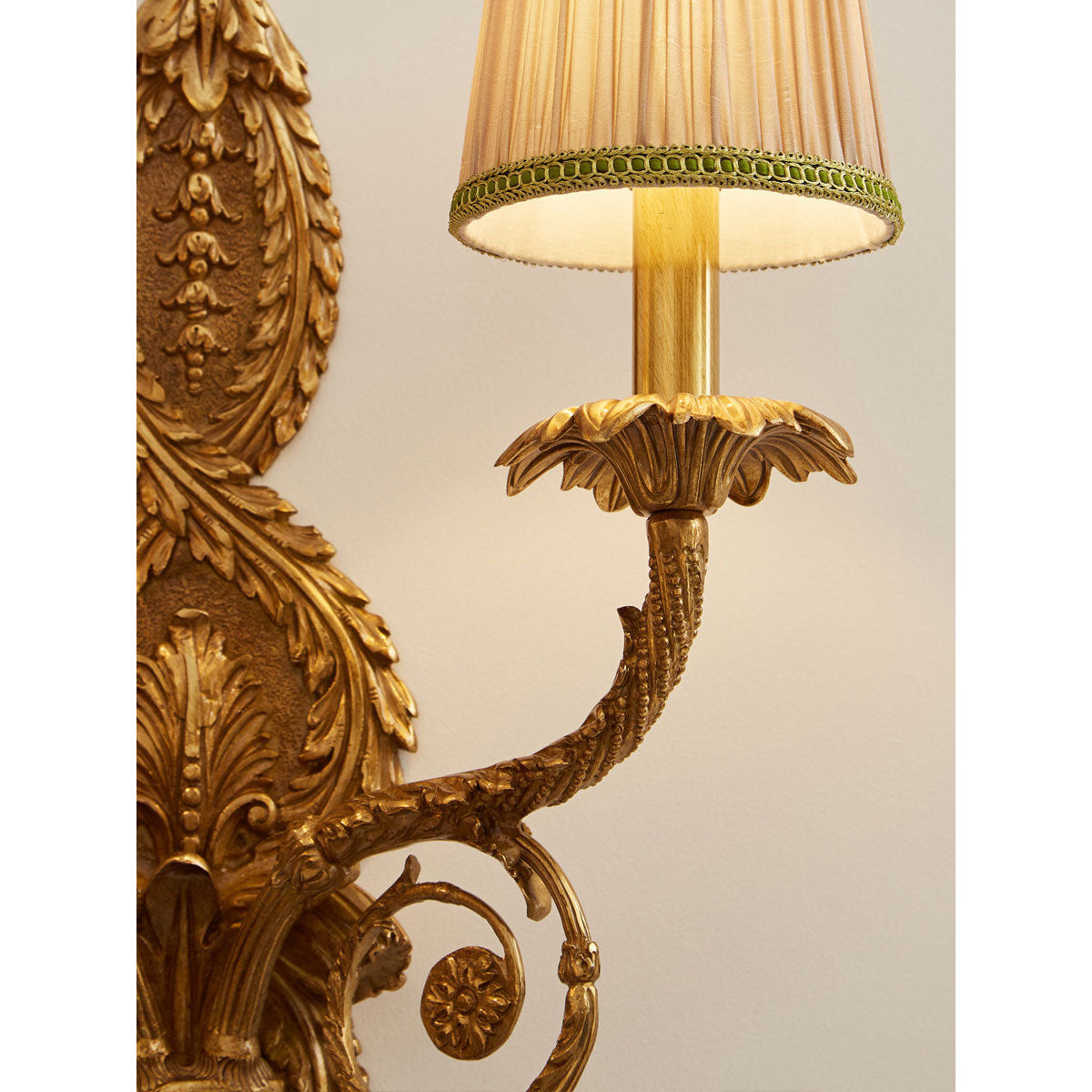 Regals wandlamp