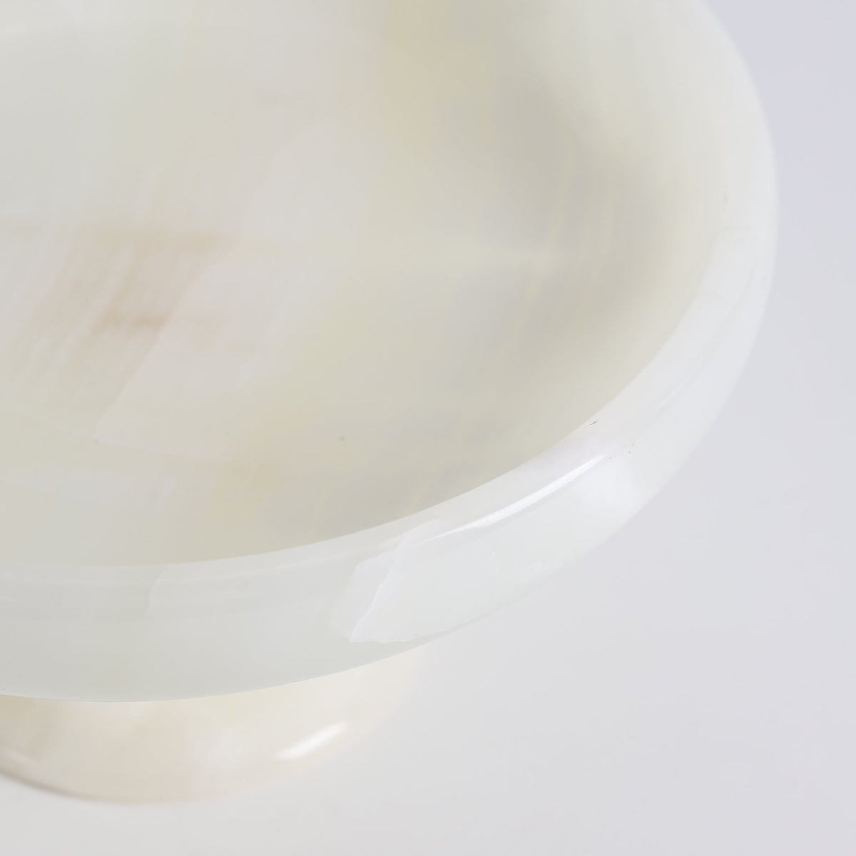 Henswick wit onyx voetstukkom