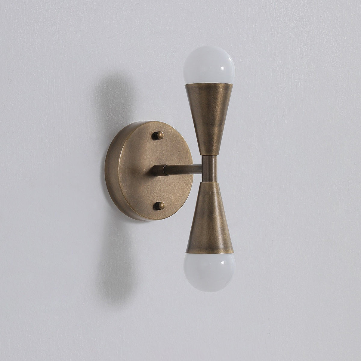 Karma Elvior messing dubbele wandlamp