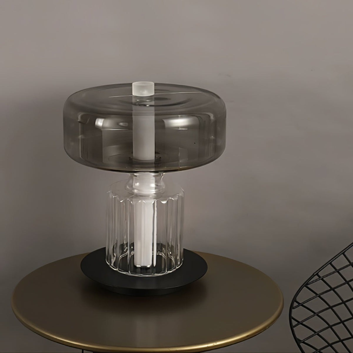 Svora moderne tafellamp van rookgrijs glas
