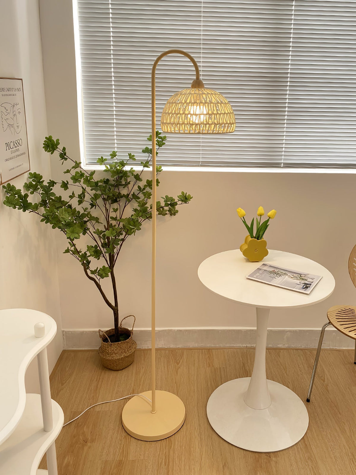Tor vloerlamp minimalistisch beige